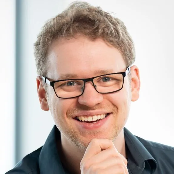 Stefan Grünewald's headshot